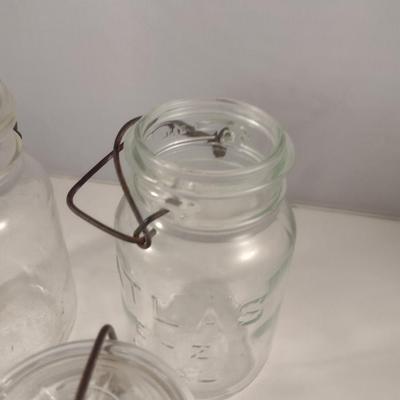 Four Vintage Atlas Bale Top Jars- Two Quarts, Two Pints- One has no Lid