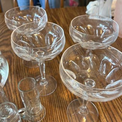 L18- Pitcher, cordials (12), wine glasses