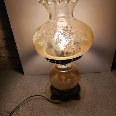 Iridescent glass lamp