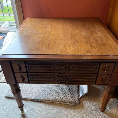 L21- Vintage Side table
