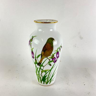 1304 Franklin Porcelain Vase 1981