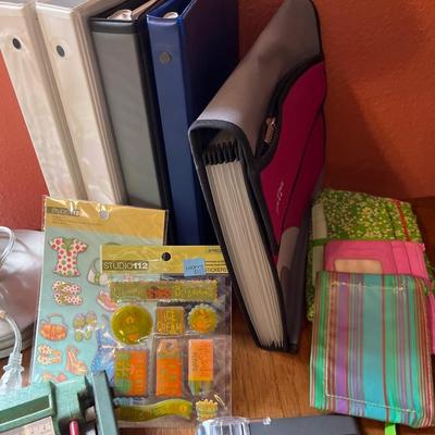 L28- Lamp & office supplies