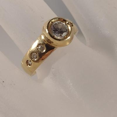 14K Yellow Gold Ring with Possible White Sapphire Stone- Size 7 1/4- Approx 4.4 Grams (T9)