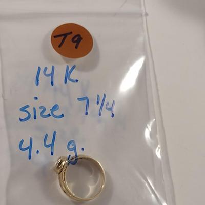 14K Yellow Gold Ring with Possible White Sapphire Stone- Size 7 1/4- Approx 4.4 Grams (T9)