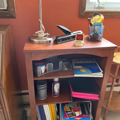 L30- Lamp & Office supplies (not shelf)