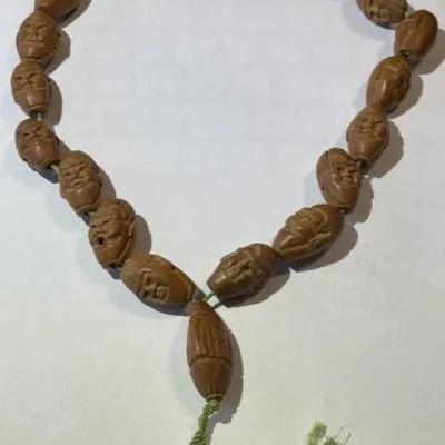 Vintage Hand Carved Chinese Figures Olive Nut Prayer Bead Necklace With 20 Beads in Good Condition. Beads May Need to Be Restrung.