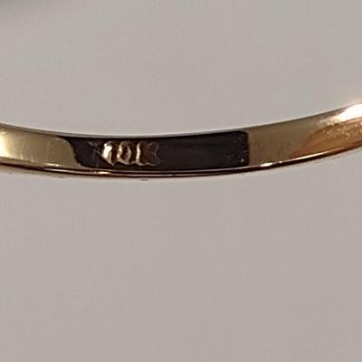 10 K Yellow Gold and Pearl Ring- Size 7- Approx 1.7 Grams (T10)