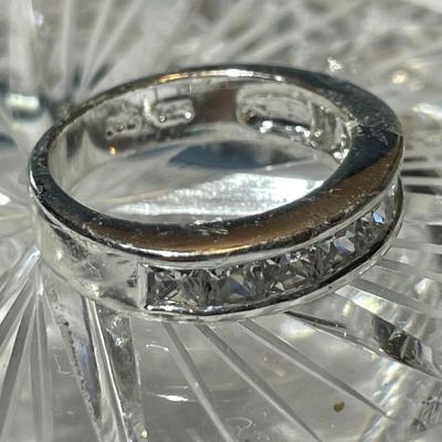 Vintage Sterling Silver .925 CZ Channel Set Band Size 5.75 in VG Preowned Condition.