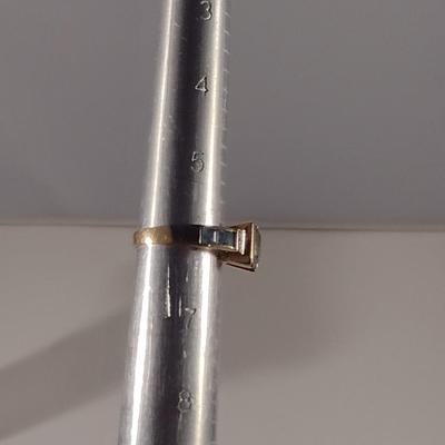 10 K Yellow Gold and Aquamarine Ring- Size 6- Approx 4.2 Grams (T12)