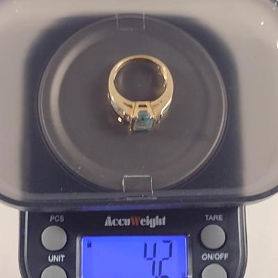 10 K Yellow Gold and Aquamarine Ring- Size 6- Approx 4.2 Grams (T12)