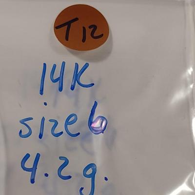 10 K Yellow Gold and Aquamarine Ring- Size 6- Approx 4.2 Grams (T12)