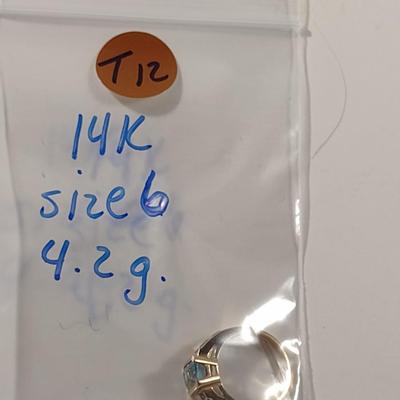 10 K Yellow Gold and Aquamarine Ring- Size 6- Approx 4.2 Grams (T12)
