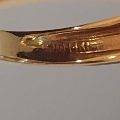 10 K Yellow Gold and Aquamarine Ring- Size 6- Approx 4.2 Grams (T12)