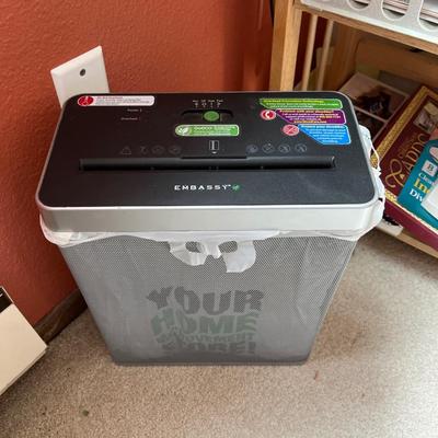L33- Paper shredder & office supplies