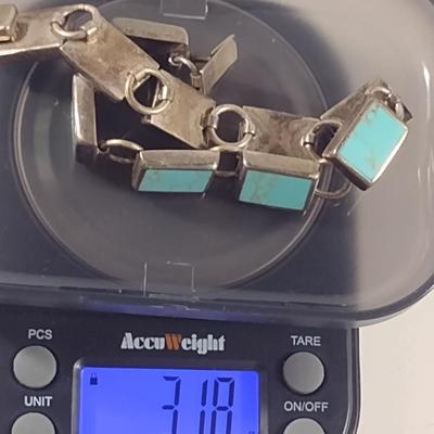 Sterling Silver and Turquoise Bracelet- Approx 8" and 31.8 Grams (T13)