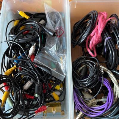 L35- Computer/stereo cords & misc