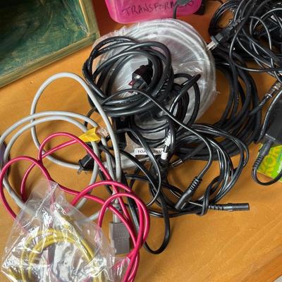 L35- Computer/stereo cords & misc