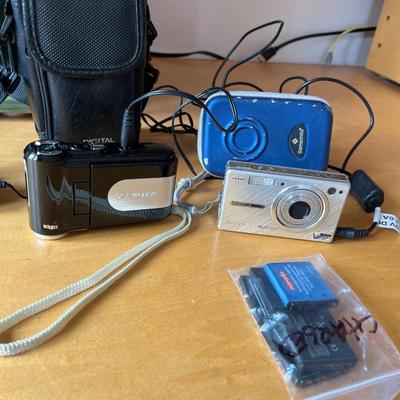 L36- Aiptek & Kodak easy share cameras