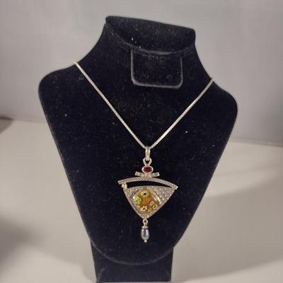 Sterling Silver Necklace with Pendant (T16)