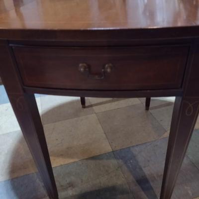 Mahogany Finish Vintage Pembroke Table Drop Leaf
