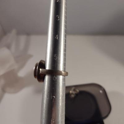 Pair of Sterling Silver and Onyx Rings- Approx 10.7 Grams Total Weight (T22)