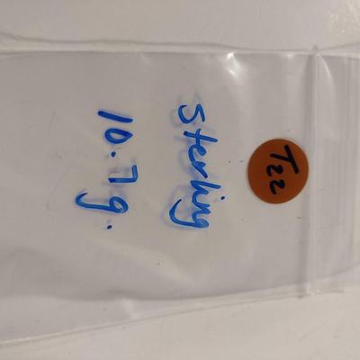 Pair of Sterling Silver and Onyx Rings- Approx 10.7 Grams Total Weight (T22)