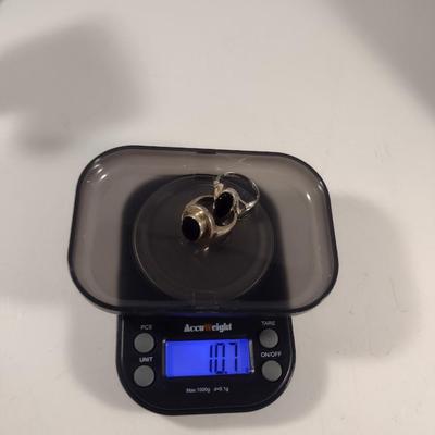 Pair of Sterling Silver and Onyx Rings- Approx 10.7 Grams Total Weight (T22)