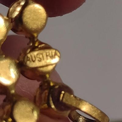 Collection of Brooches (D3)