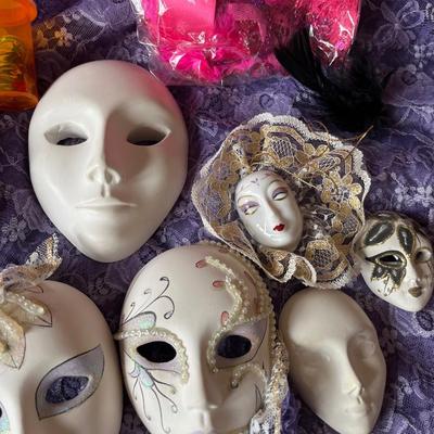 L45- Harlequin mask lot