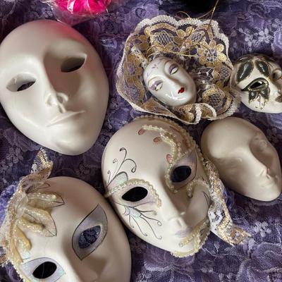 L45- Harlequin mask lot