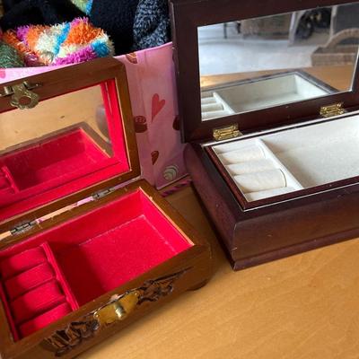 L47- Jewelry boxes/hangers & box of socks