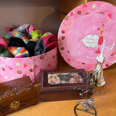 L47- Jewelry boxes/hangers & box of socks