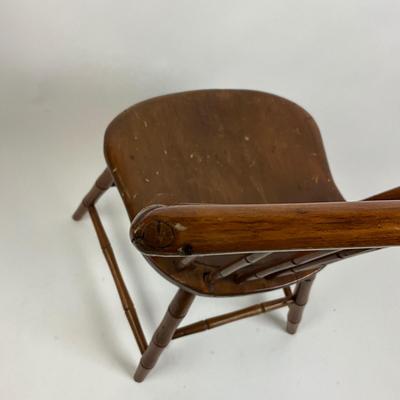 Lot 1043 Antique American Windsor "Birdcage" Chair