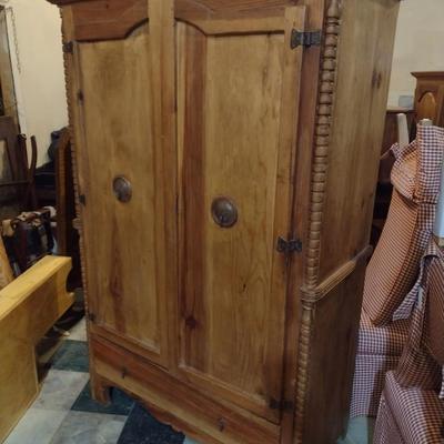 Solid Wood Double Door Armoire Arch Top