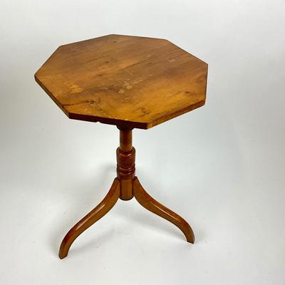 Lot 1039 Vintage Octagonal Side Table on Pedestal Base