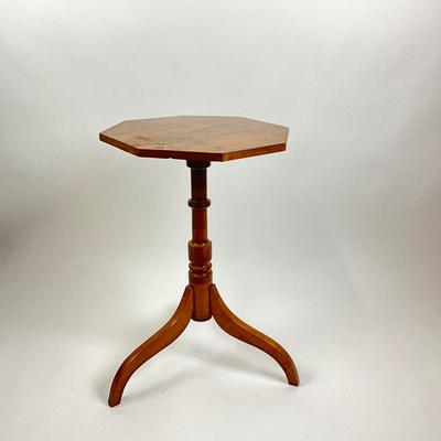 Lot 1039 Vintage Octagonal Side Table on Pedestal Base