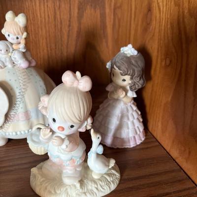 L54- Precious Moments lot 5