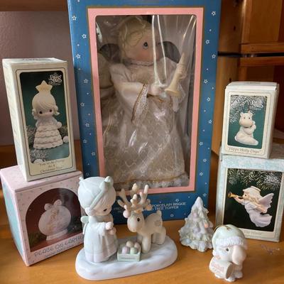 L55- Precious Moments Christmas lot
