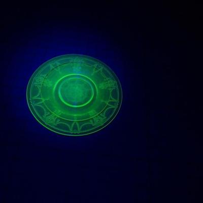 Uranium/Depression glass 6" and 8" plates