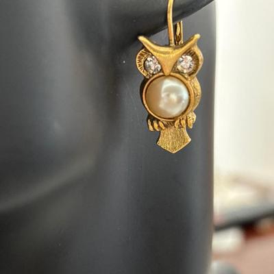 Vintage Gold toned owl Earrings