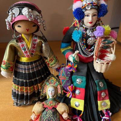 L59- Asian dolls