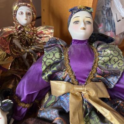 L60- Harlequin dolls & mask