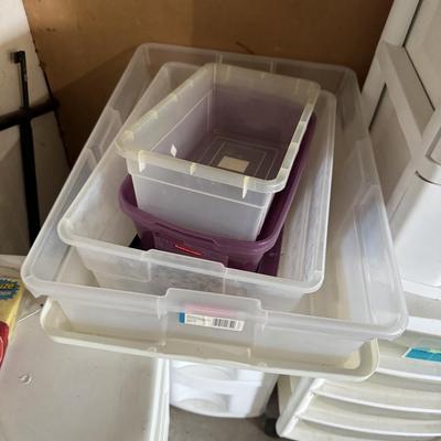 Storage containers
