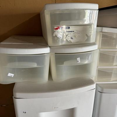 Storage containers