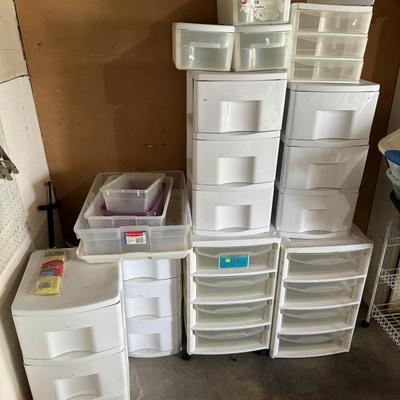 Storage containers