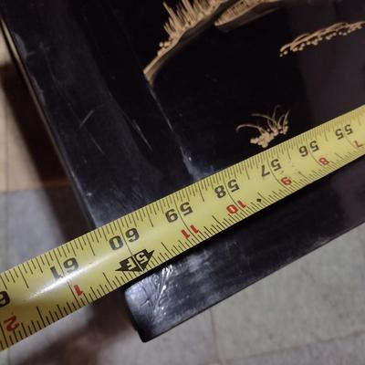 Vintage Black Lacquer Finish Chinoiserie Accent Table with Mother of Pearl Inlay