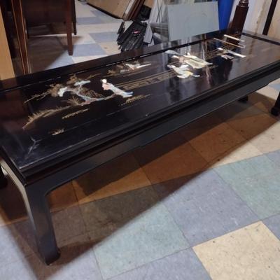 Vintage Black Lacquer Finish Chinoiserie Accent Table with Mother of Pearl Inlay