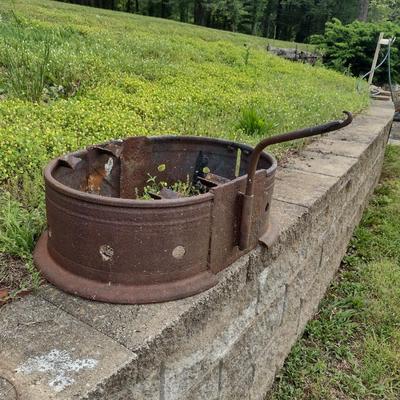 Heavy Cast Metal Stand with Swiveling Hook for Outdoor Cooking