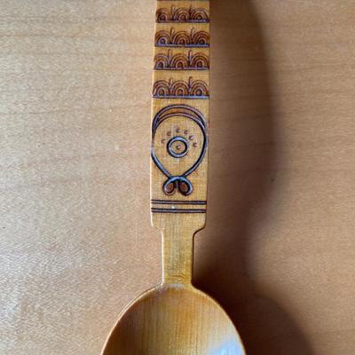 L66- Moana wood carving tray & other wood carvings