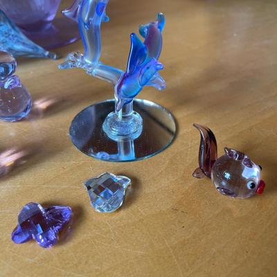 L68- Glass figurine lot (purple birds made in Sweden)